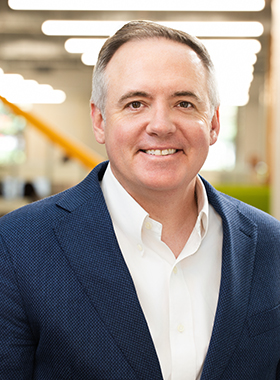 Daniel Lyons Headshot